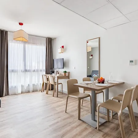 Appart'city Confort Centre Gare Aparthotel