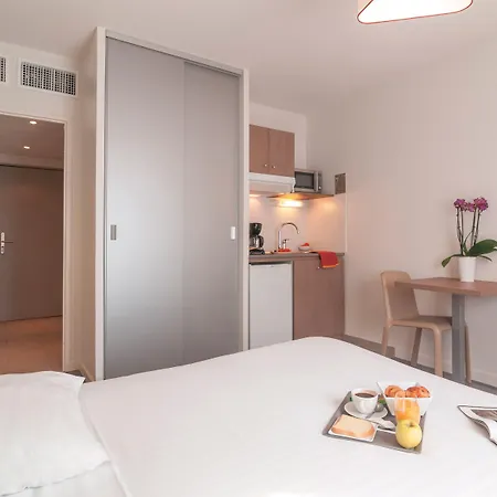 Appart'city Confort Centre Gare アパートホテル 3*