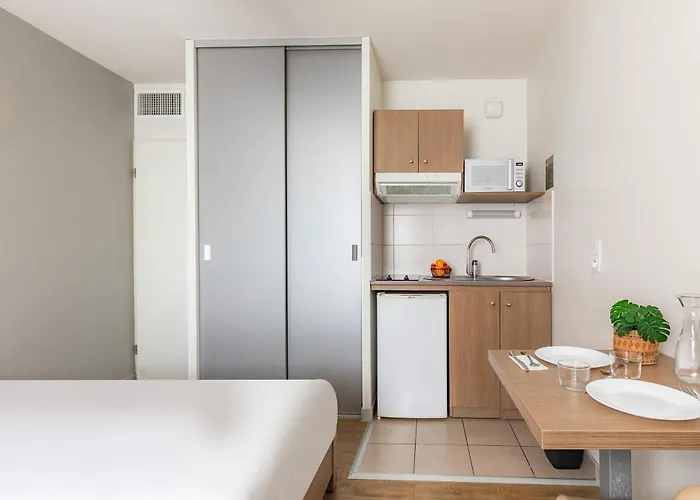 Aparthotel Appart'city Confort Centre Gare 3*