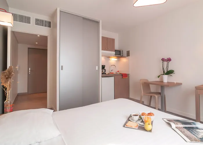 Appart'city Confort Centre Gare Aparthotel 3*